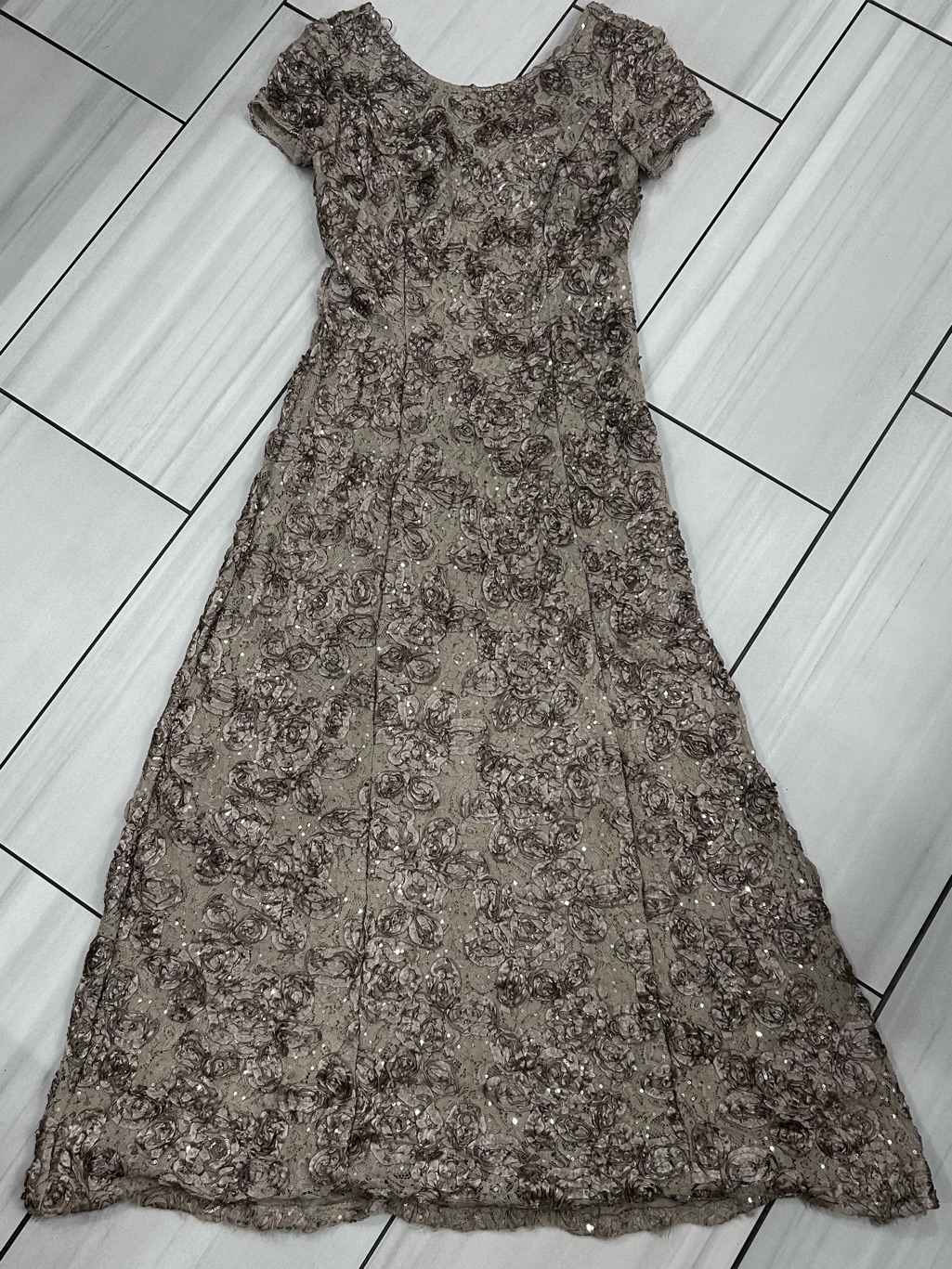 Alex Evening Preowned Ladies Champagne Gold Us Size 10